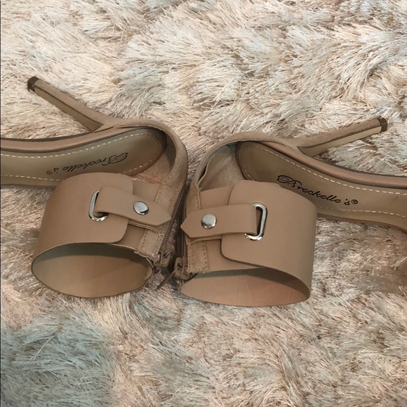 Tan Ankle Strap Pointed Toe 4” Heel 6.5 - Picture 6 of 8